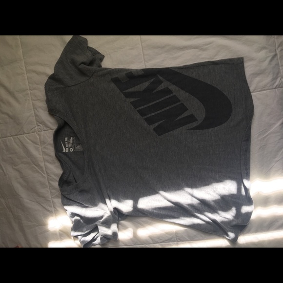 Lightly used Nike Tee size M. - Picture 2 of 6